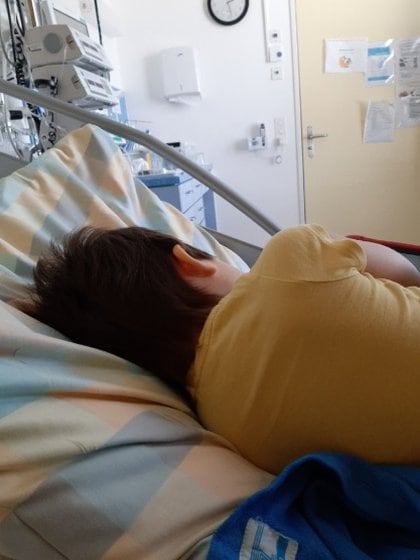 La menor falleció en un hospital de Suiza (Foto: Twitter Walter, Papá de Ana Lucía @evolution_today)