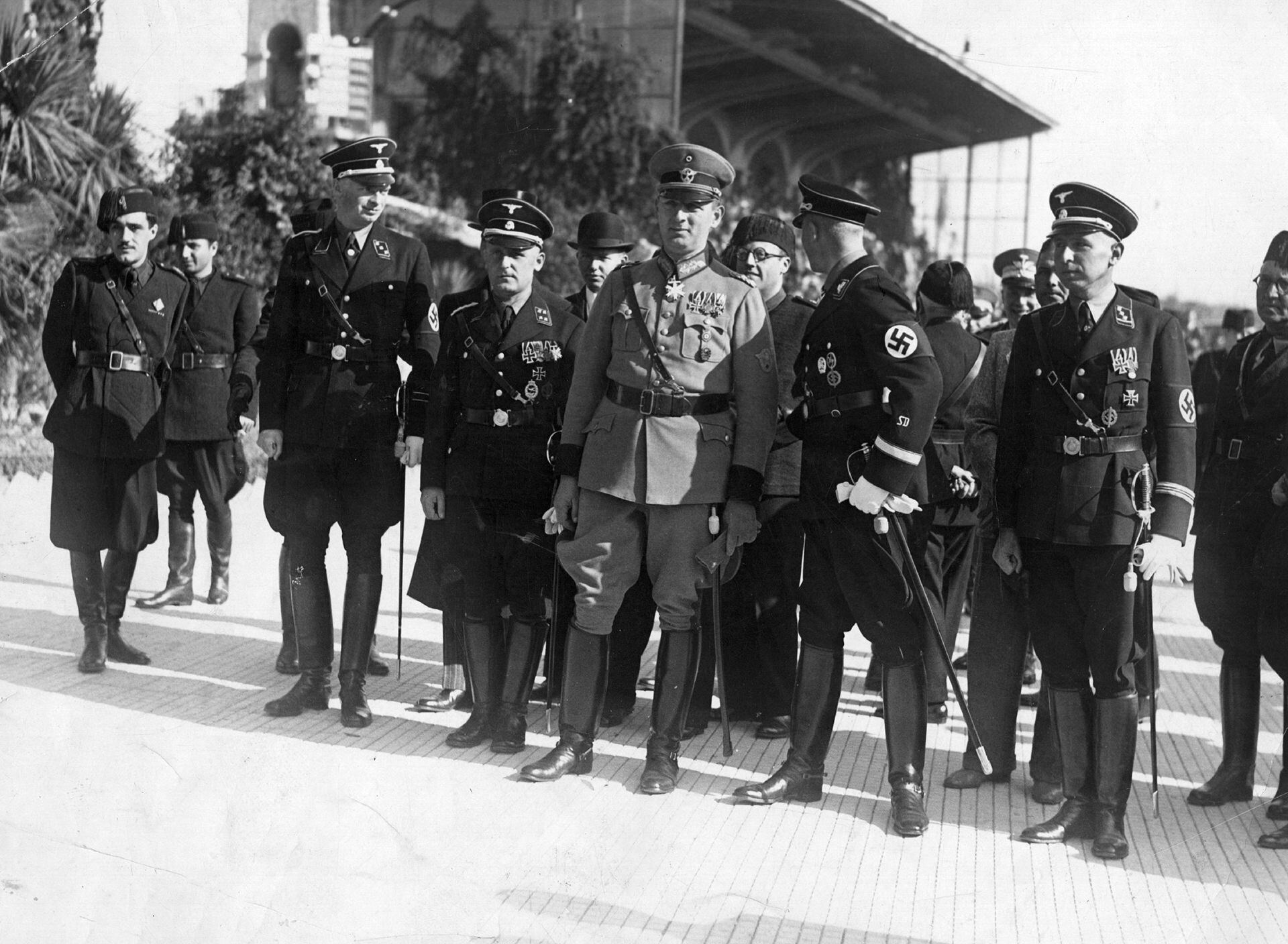 Heydrich impuso en Praga orden y sumisión. Con la industria bélica también consiguió que hubiera una etapa de bienestar económico.