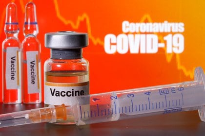 Desde hace 7 meses que varios laboratorios están en la investigación de una vacuna contra COVID-19. REUTERS/Dado Ruvic/Illustration/File Photo