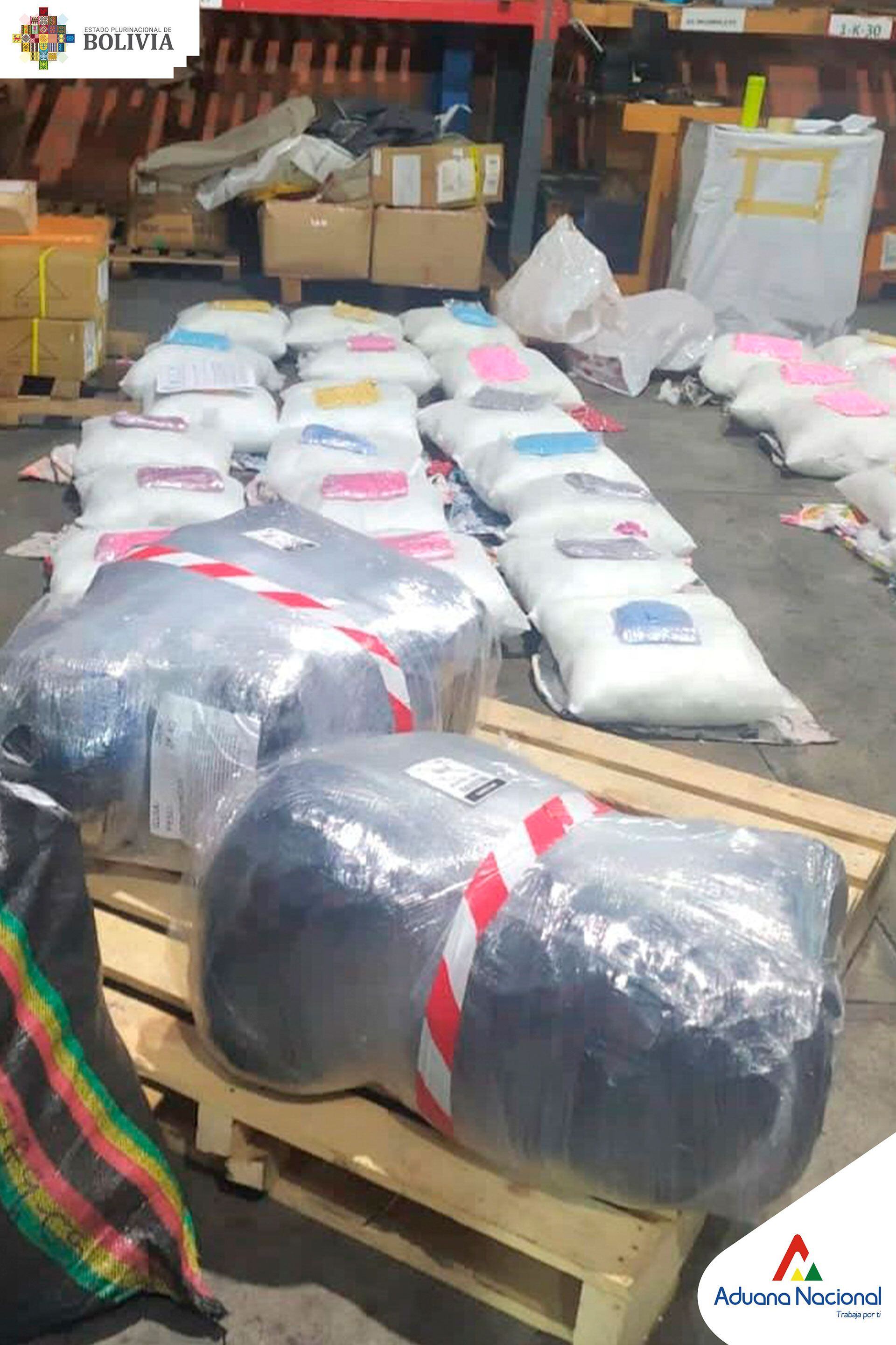 Hallaron-en-Bolivia-droga-sintética-oculta-en-almohadas-provenientes-de-España