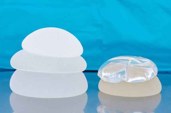 Los implantes pueden ser salinos o de silicona