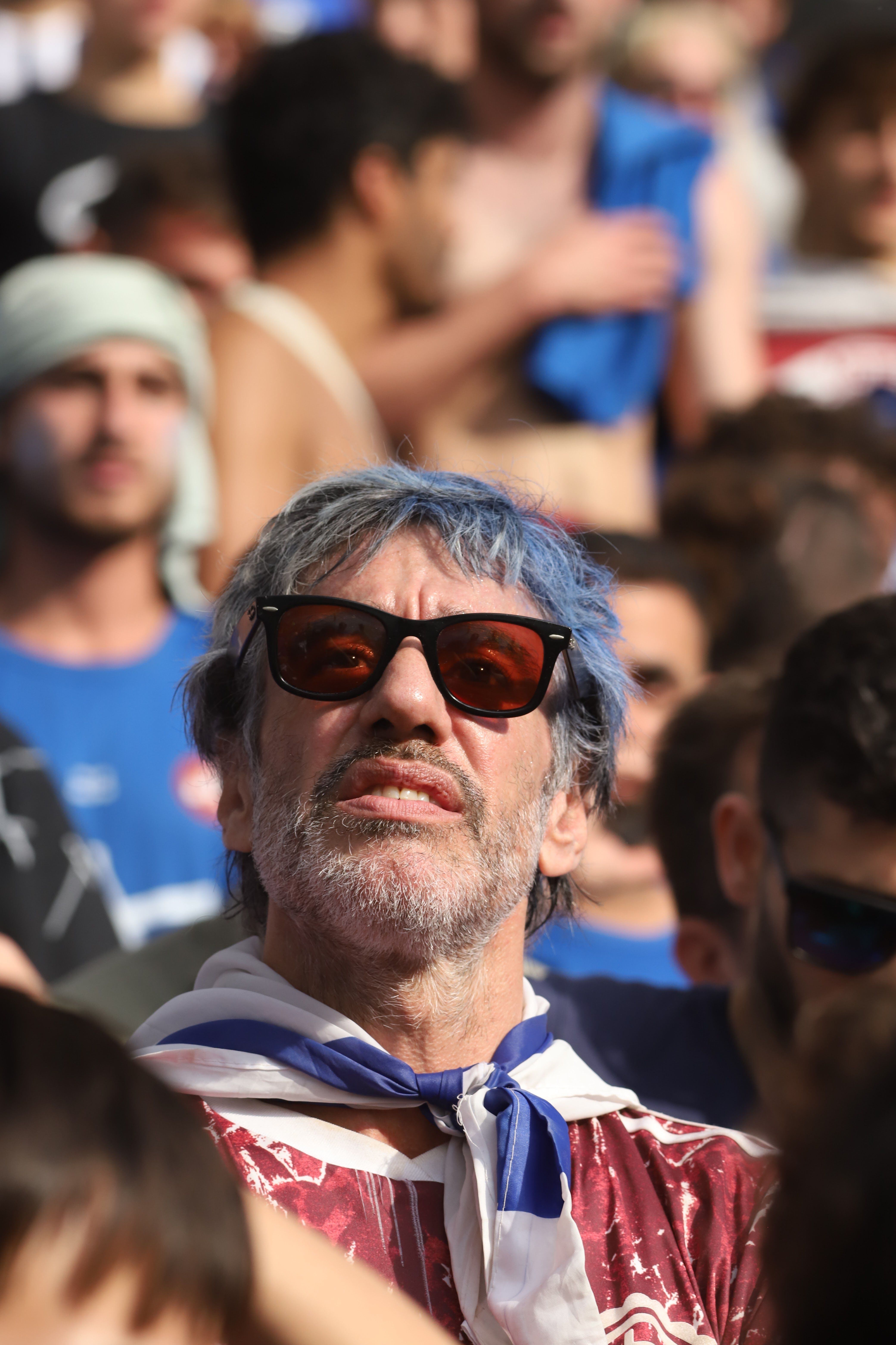 Nino Dolce, uno de los famosos que se acercó al estadio para alentar a Israel. Crédito Foto: Jonas Papier