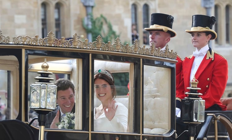 Eugenie de York con su marido Jack Brooksbank tras casamiento en el castillo de Windsor, en octubre de 2018 