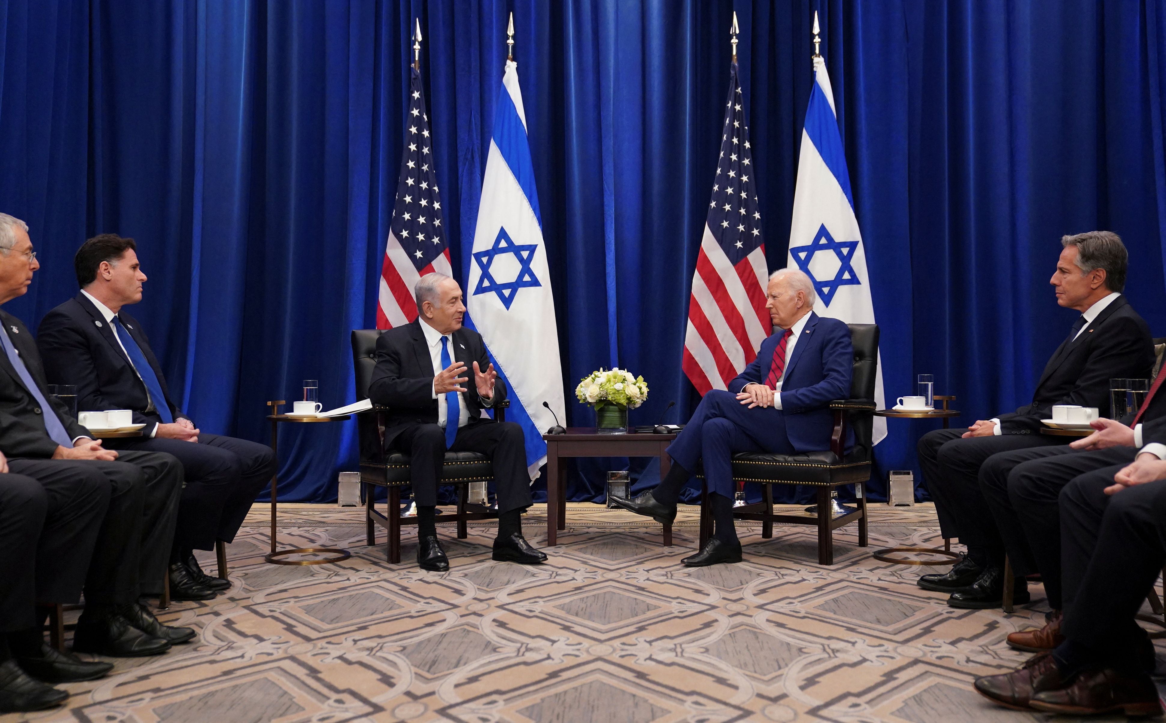 El encuentro la última semana del presidente Joe Biden y el primer ministro Benjamin Netanyahu en Nueva York. Las relaciones se enfriaron a raíz de las medidas extremas tomadas por el israelí. (REUTERS/Kevin Lamarque)