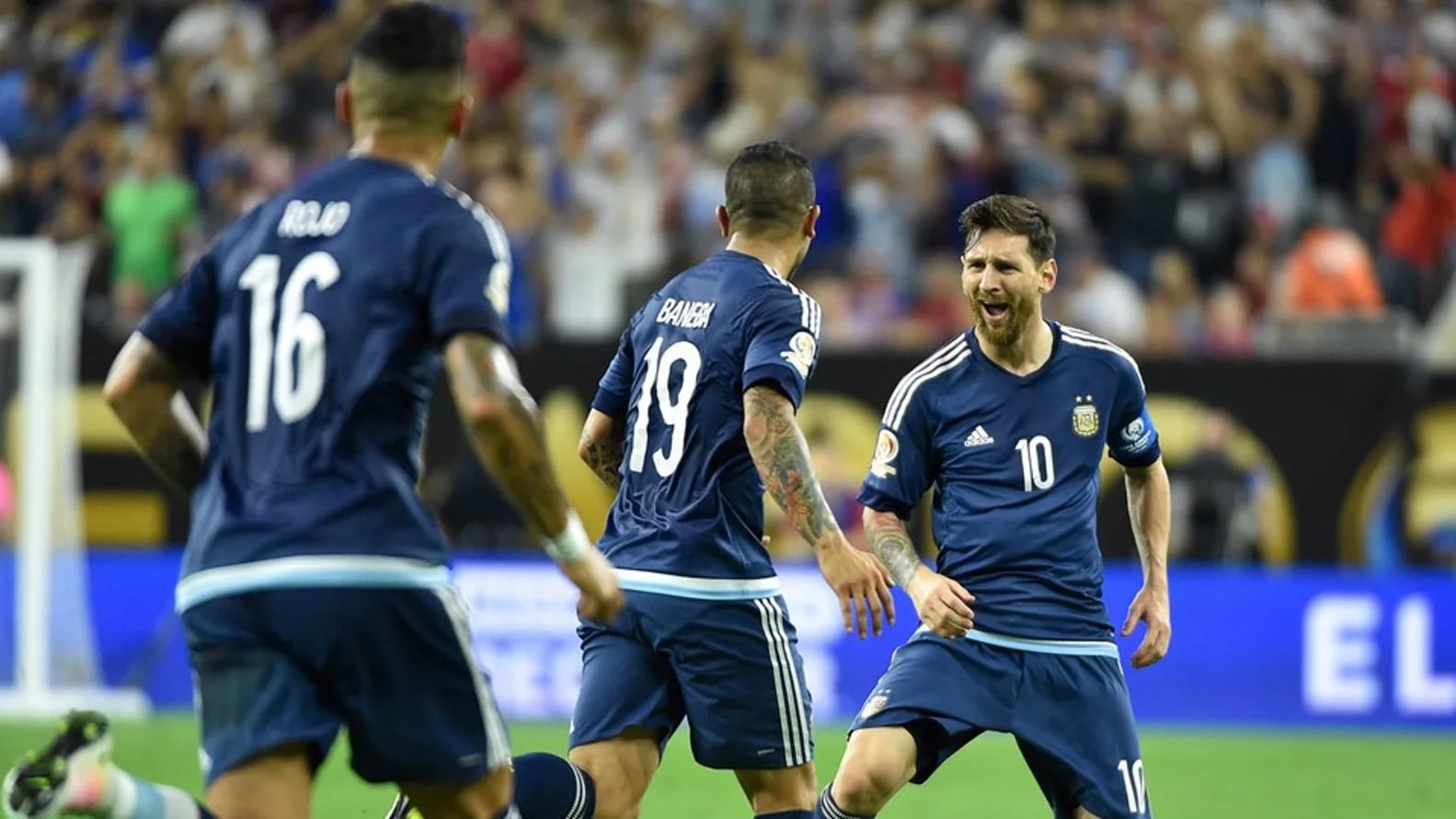 Messi grita el gol que pasó a la historia (FIFA)