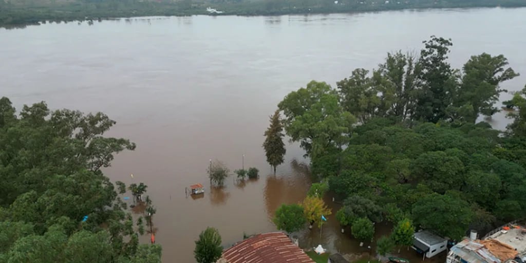 Más de 700 desplazados en Uruguay tras las severas inundaciones en cinco provincias del país