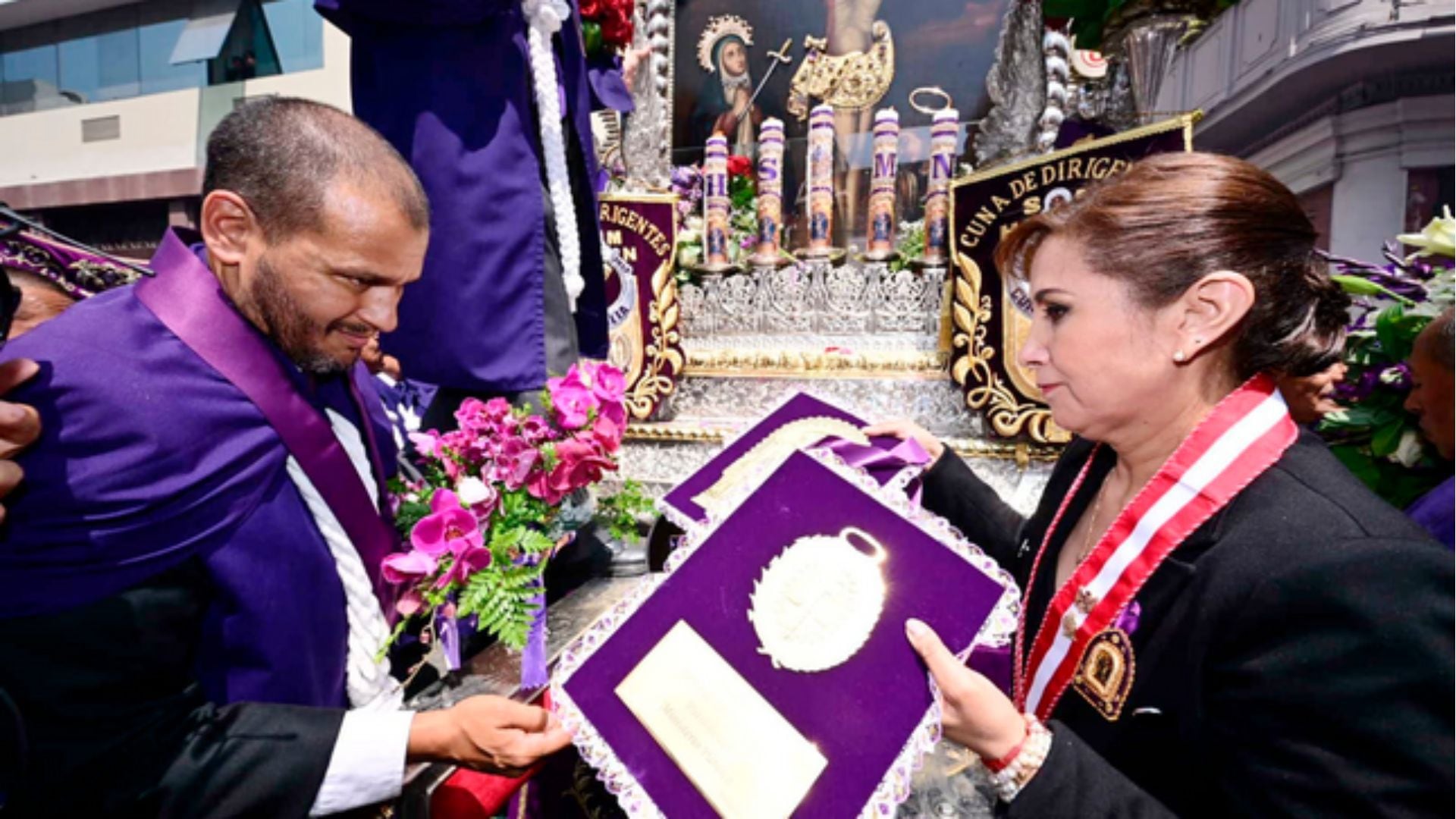 La fiscal de la Nación recibió y brindó un presente al Cristo Moreno| Fiscalía de la Nación
