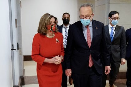 Chuck Schumer y Nancy Pelosi. Foto: REUTERS/Ken Cedeno