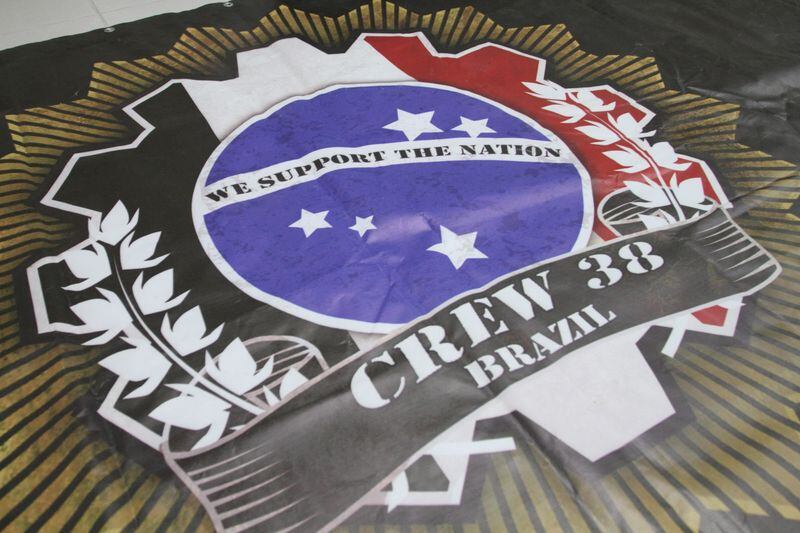 Imagen de una bandera incautada a un grupo neonazi que se hace llamar Crew 38 en Florianópolis, estado de Santa Catarina, Brasil. 24 de abril de 2023. REUTERS/Cristiano Estrela