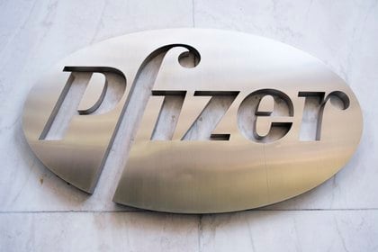 Pfizer señala que su vacuna es 95% efectiva contra coronavirus (Foto: EFE / EPA / JUSTIN LANE / Archivo)