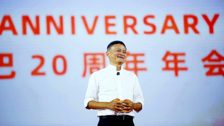 Jack Ma, fundador del Grupo Alibaba, habla en la celebración del 20º aniversario de la empresa en Hangzhou, el martes 10 de septiembre de 2019. (AP)