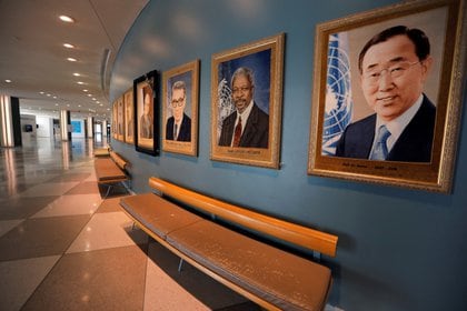 El edificio de las Naciones Unidas, vacío durante la Asamblea General debido a la pandemia Covid-19.  Foto: REUTERS / Mike Segar