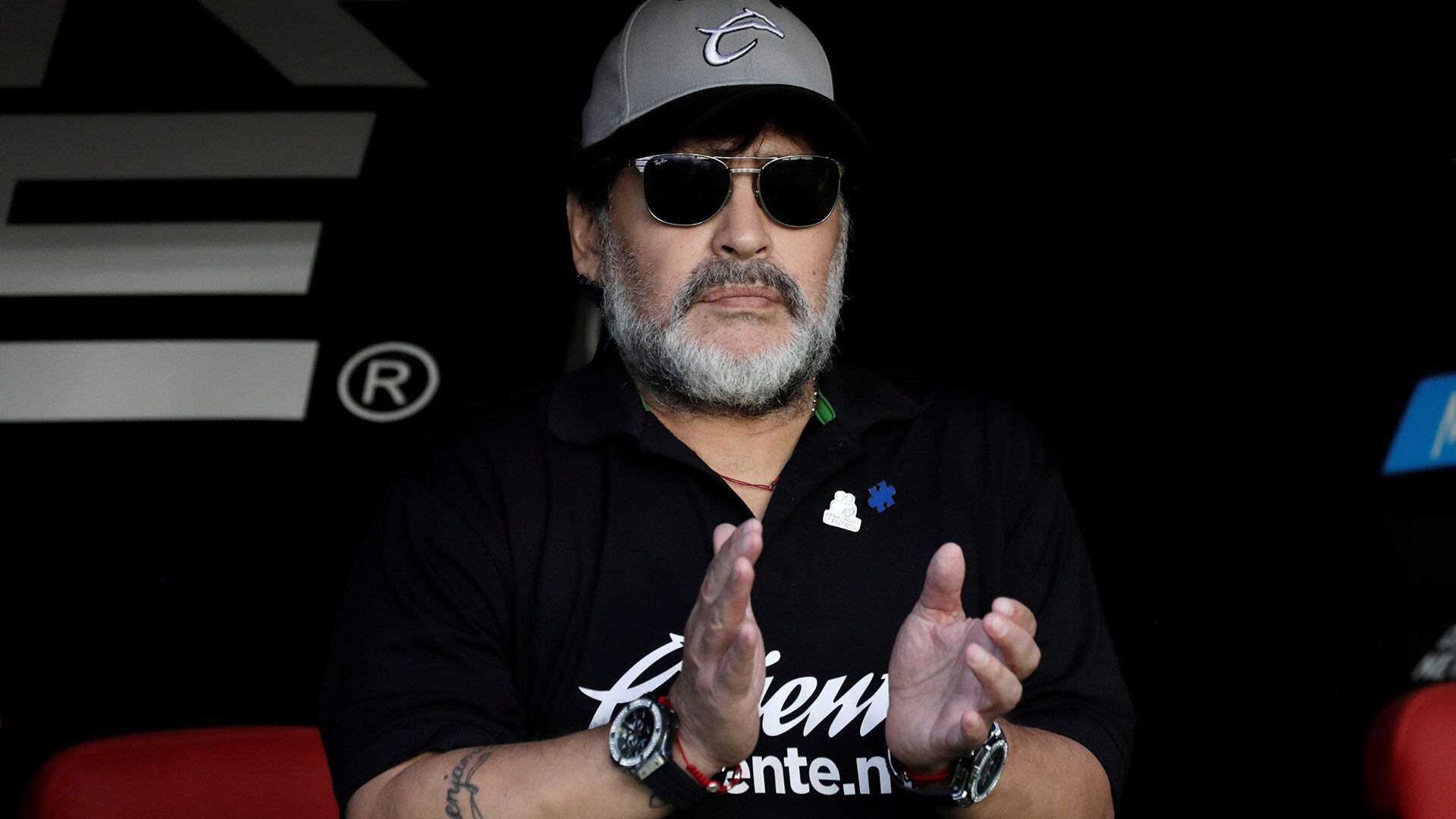Diego Maradona sería uno de los candidatos para dirigir a Nueva Chicago, equipo que milita en la Primera B Nacional (REUTERS/Henry Romero)