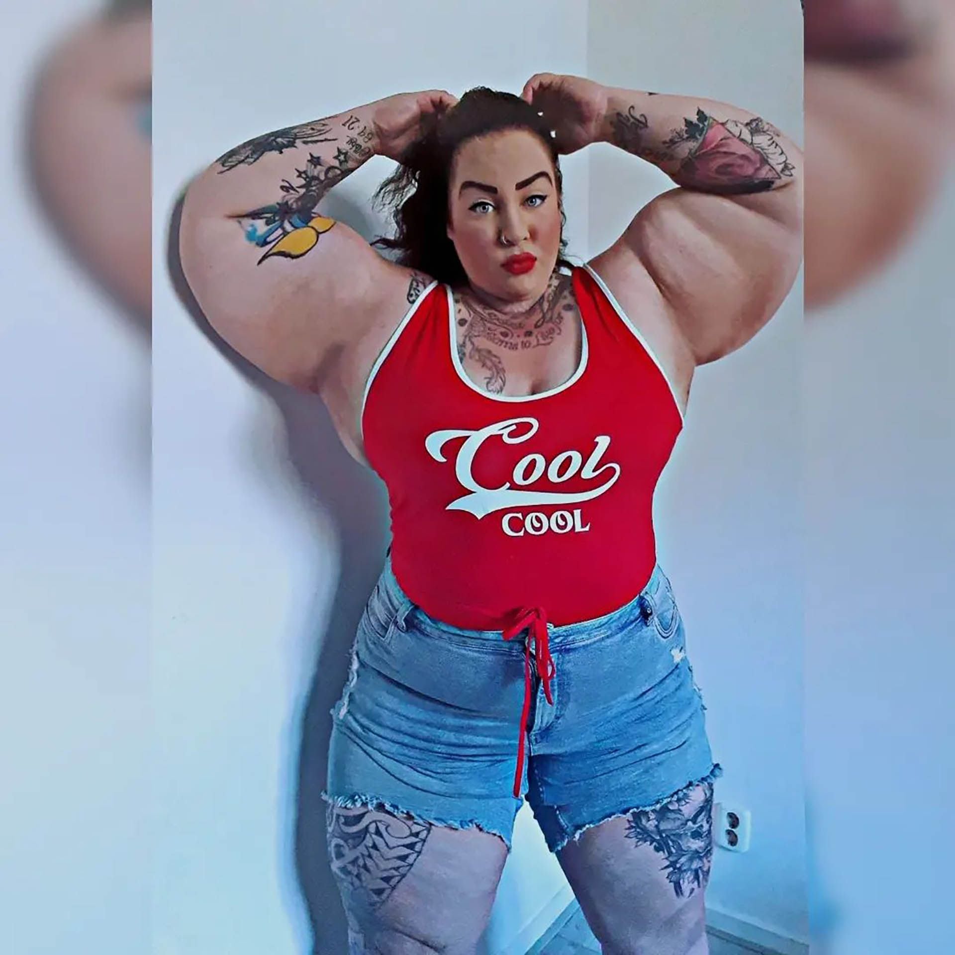 Sus bíceps tienen 60 centímetros de diámetro