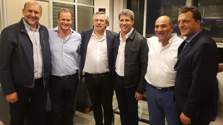 Alberto Fernández con gobernadores: Omar Perotti, Guastavo Bordet, Sergio Uñac y Juan Manzur y Sergio Massa
