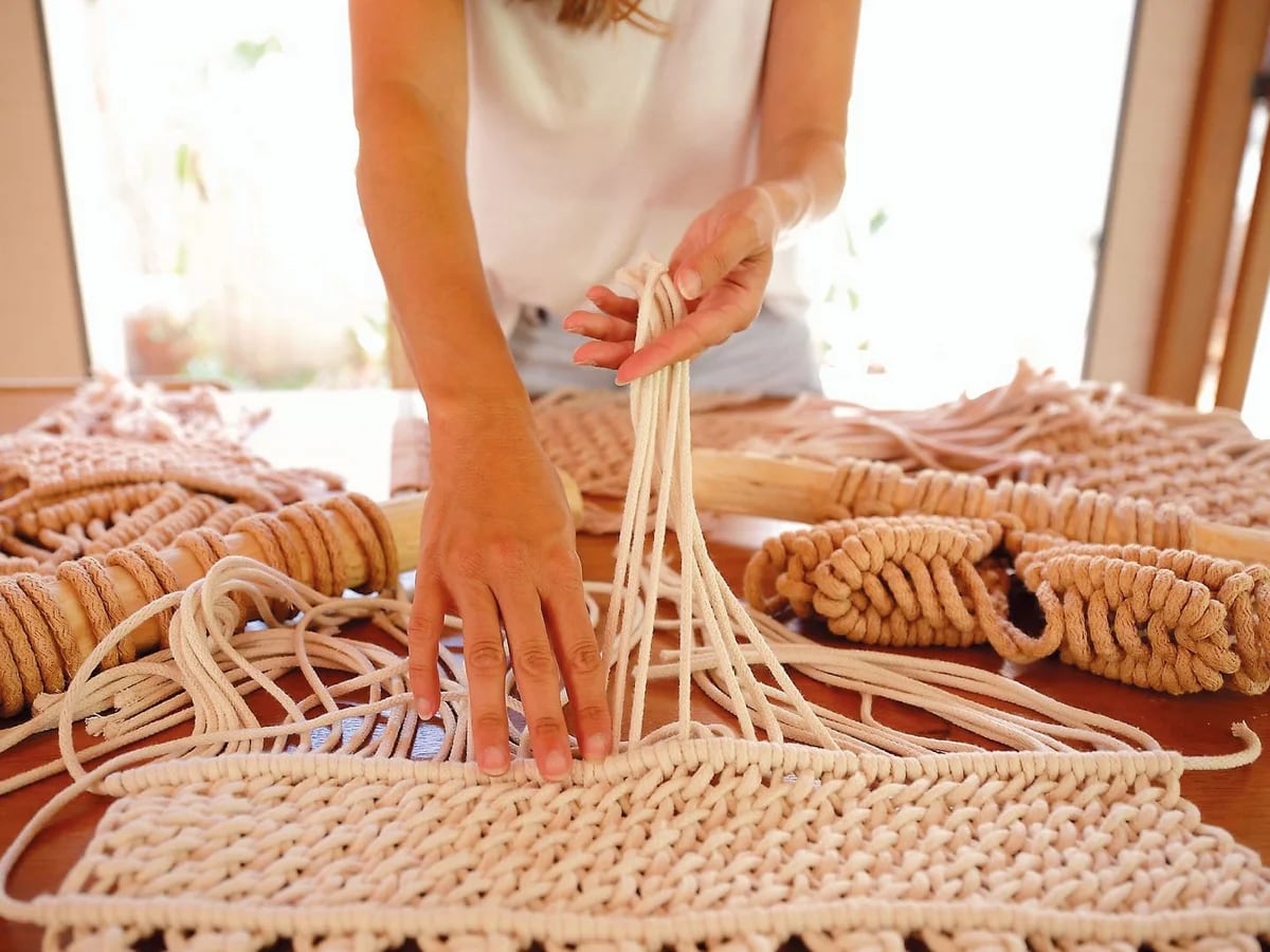 El revival del macramé: la técnica milenaria invade los espacios deco -  Infobae