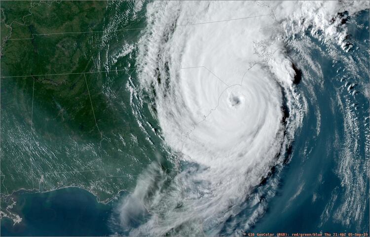 La imagen satelital de Dorian la tarde de este jueves 5 de septiembre (Foto: NHC)