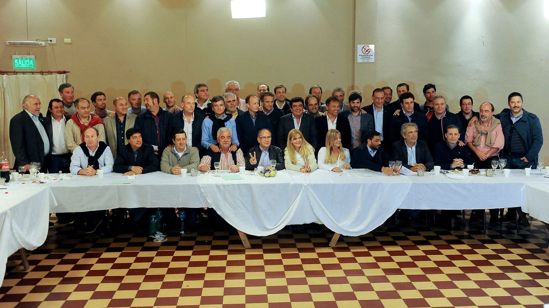 Los intendentes del PJ durante una de las reuniones que se llevaron a cabo para unir al peronismo (Télam)