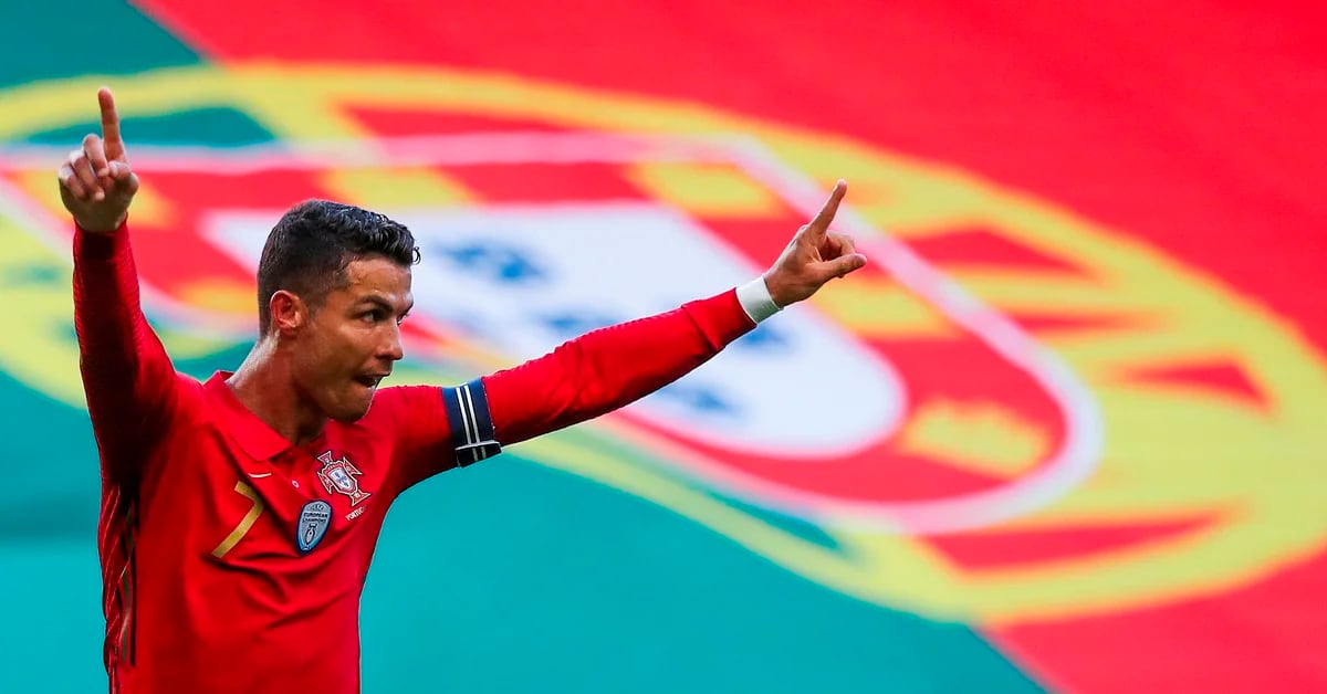 Cristiano Ronaldo liderou o gol de Portugal contra Israel dias antes do início da Eurocopa
