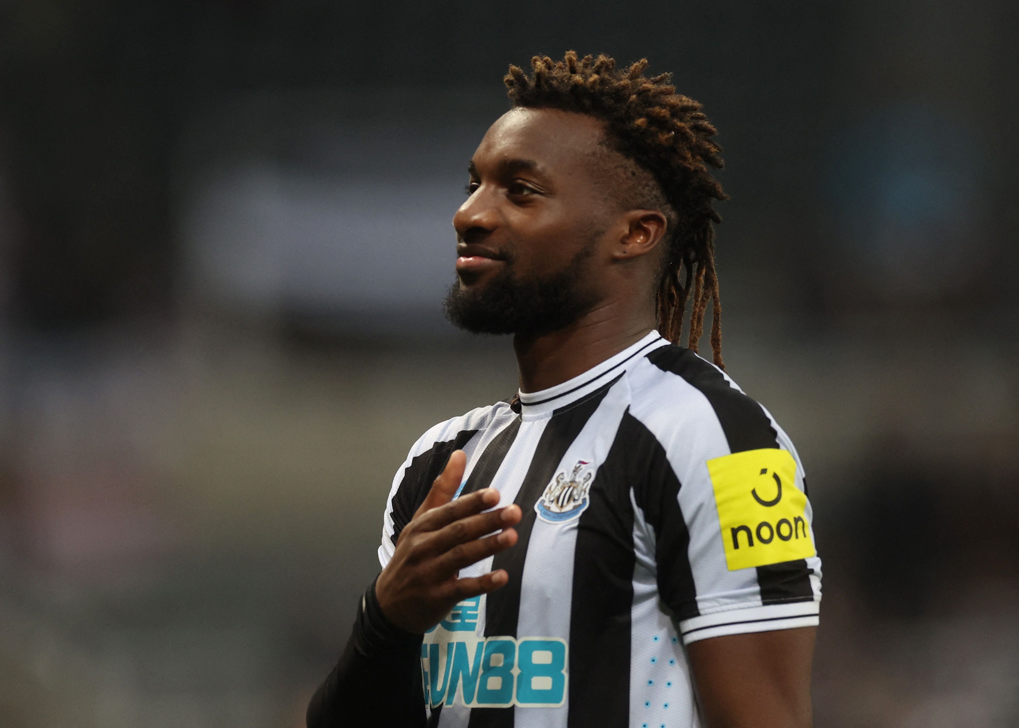 Saint Maximin durante un partido con el Newcastle (REUTERS).