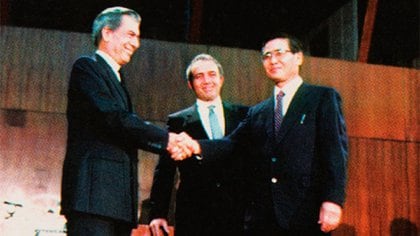 Vargas Llosa y Alberto Fujimori en el debate presidencial de 1990