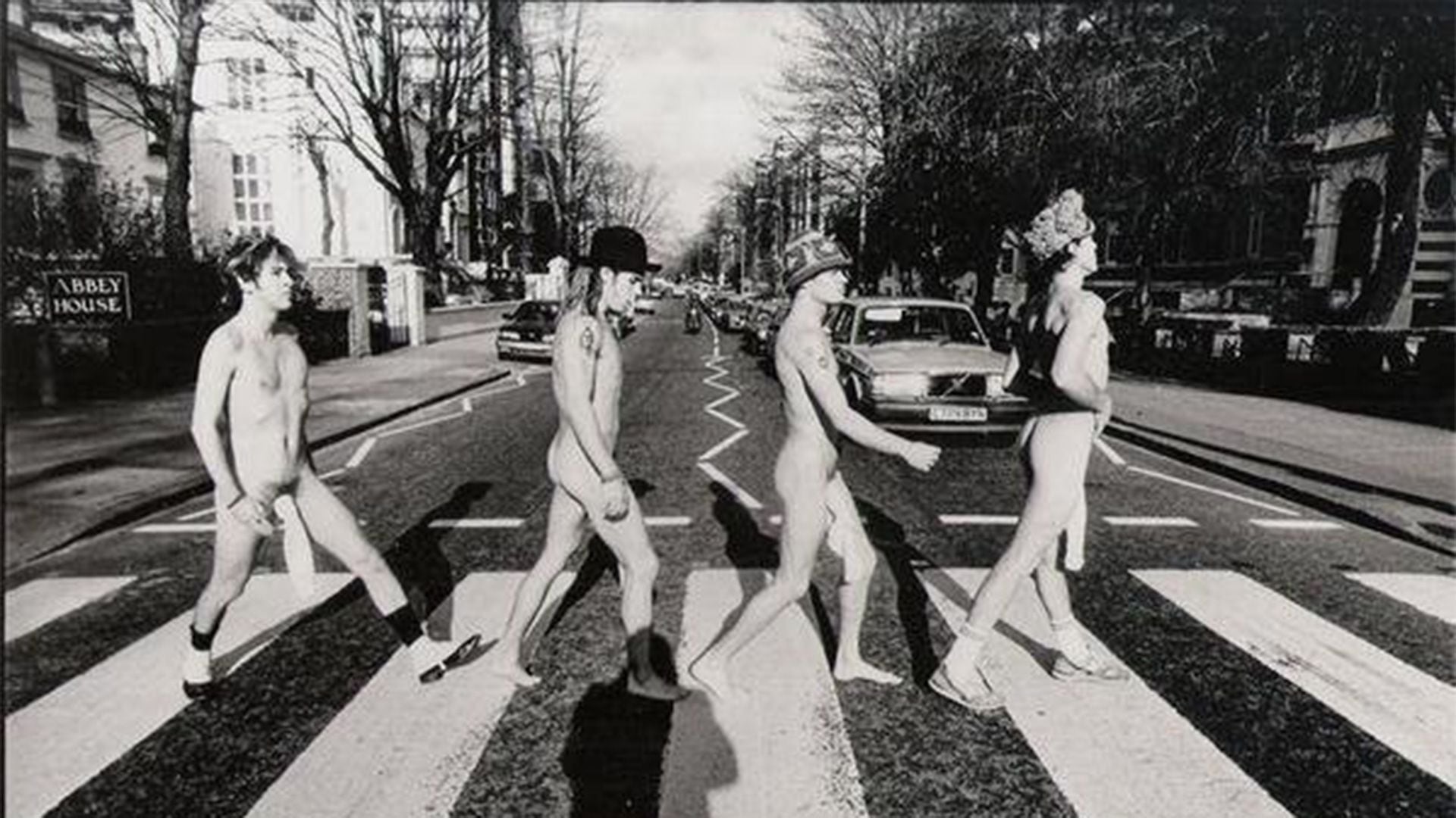 La foto fue parodiada muchas veces. Una de las más célebres es la hicieron desnudos los miembros de los Red Hot Chilli Peppers para la portada de un EP