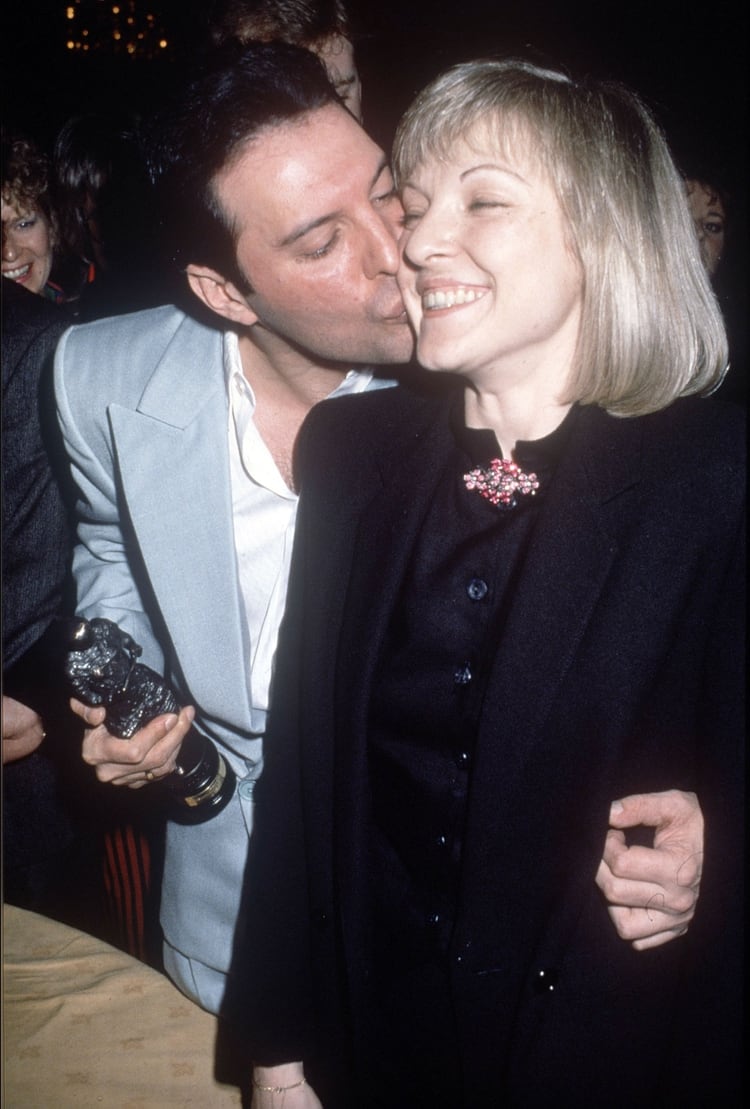 Freddie Mercury y Mary Austin en los Premios Ivor Novello en 1991, poco antes de la muerte del cantante (Grosby)