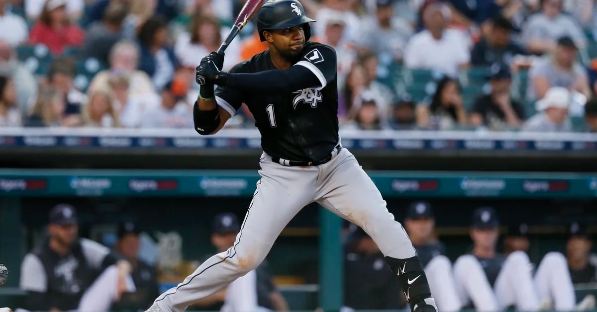 Andrus returns to the White Sox and will play second