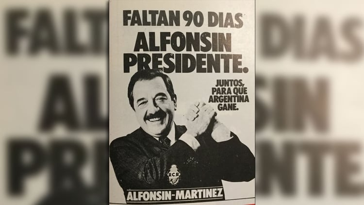 Uno de los afiches de campaÃ±a de RaÃºl AlfonsÃ­n