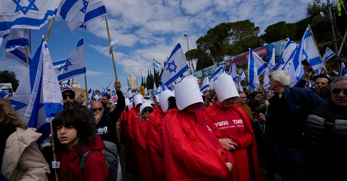 Thousands Protest Judicial Reform in Israel
