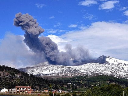 “Nos estamos dando cuenta de que antes de una erupción cambia el ruido sísmico” (Télam)