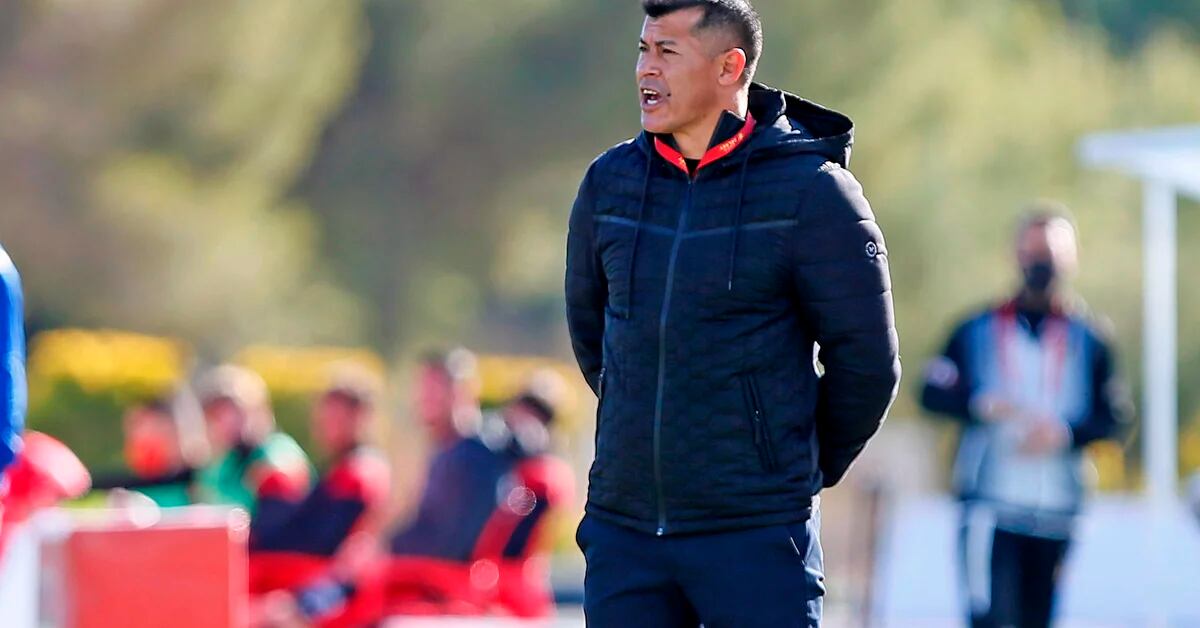 Jorge Almirón was made official as the new coach of Lanús