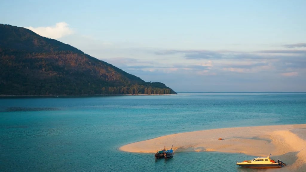 Ko Adang es un destino muy popular entre los amantes de la naturaleza (Shutterstock)
