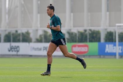 Cristiano Ronaldo se entrena en la Juventus para volver a la actividad en medio de la pandemia de coronavirus (@Cristiano)