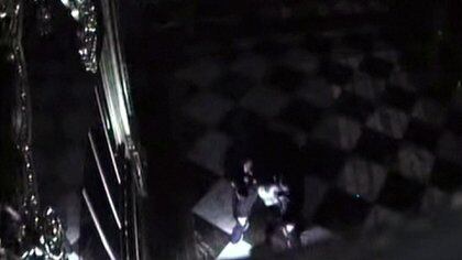 Captura del video de seguridad durante el robo al museo en noviembre de 2019