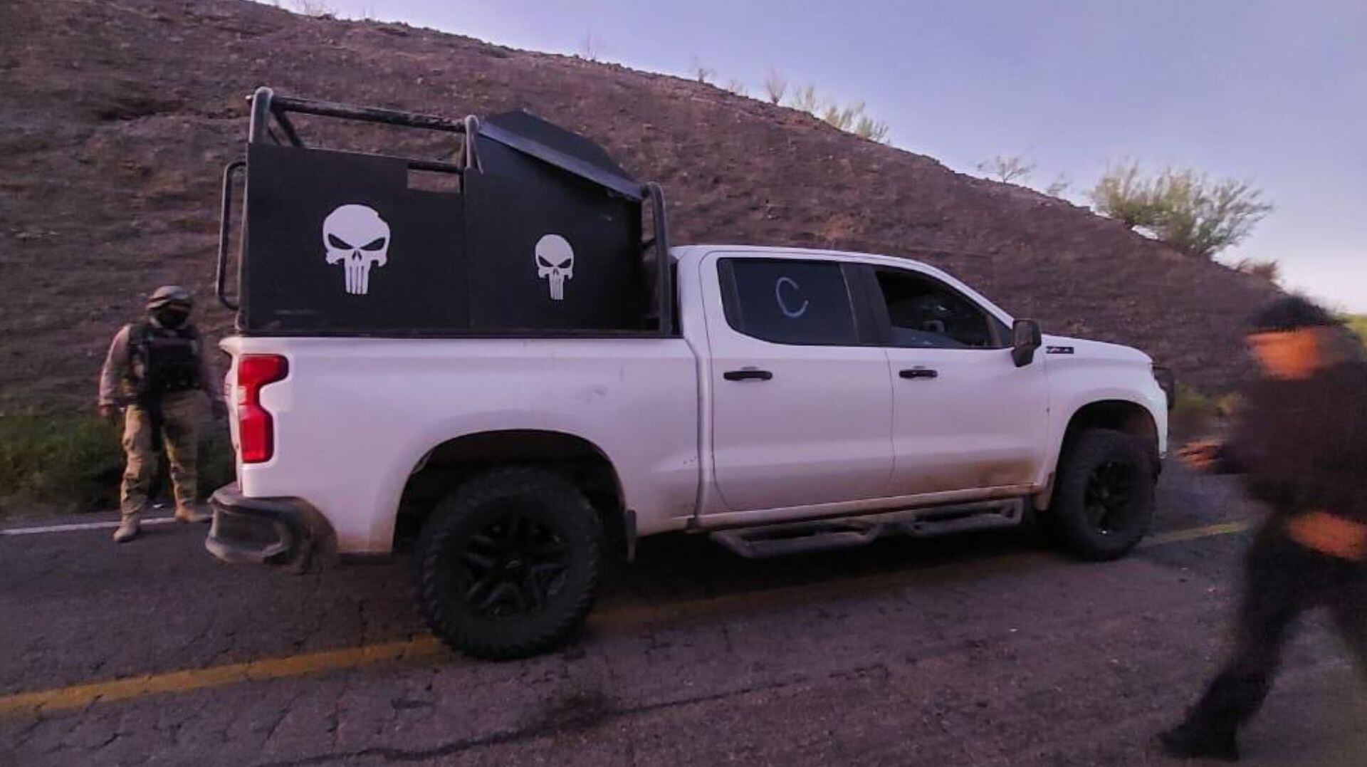 Camioneta usada por sicarios de Los Fantasmas(Foto: X/@sonorainformat)