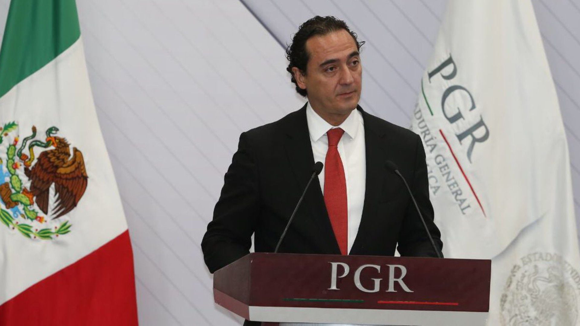 Alberto Elías Beltrán, ex procurador General de la República, fue acusado del lavado de 100 millones de pesos (Foto: Twitter @FGRMexico)
