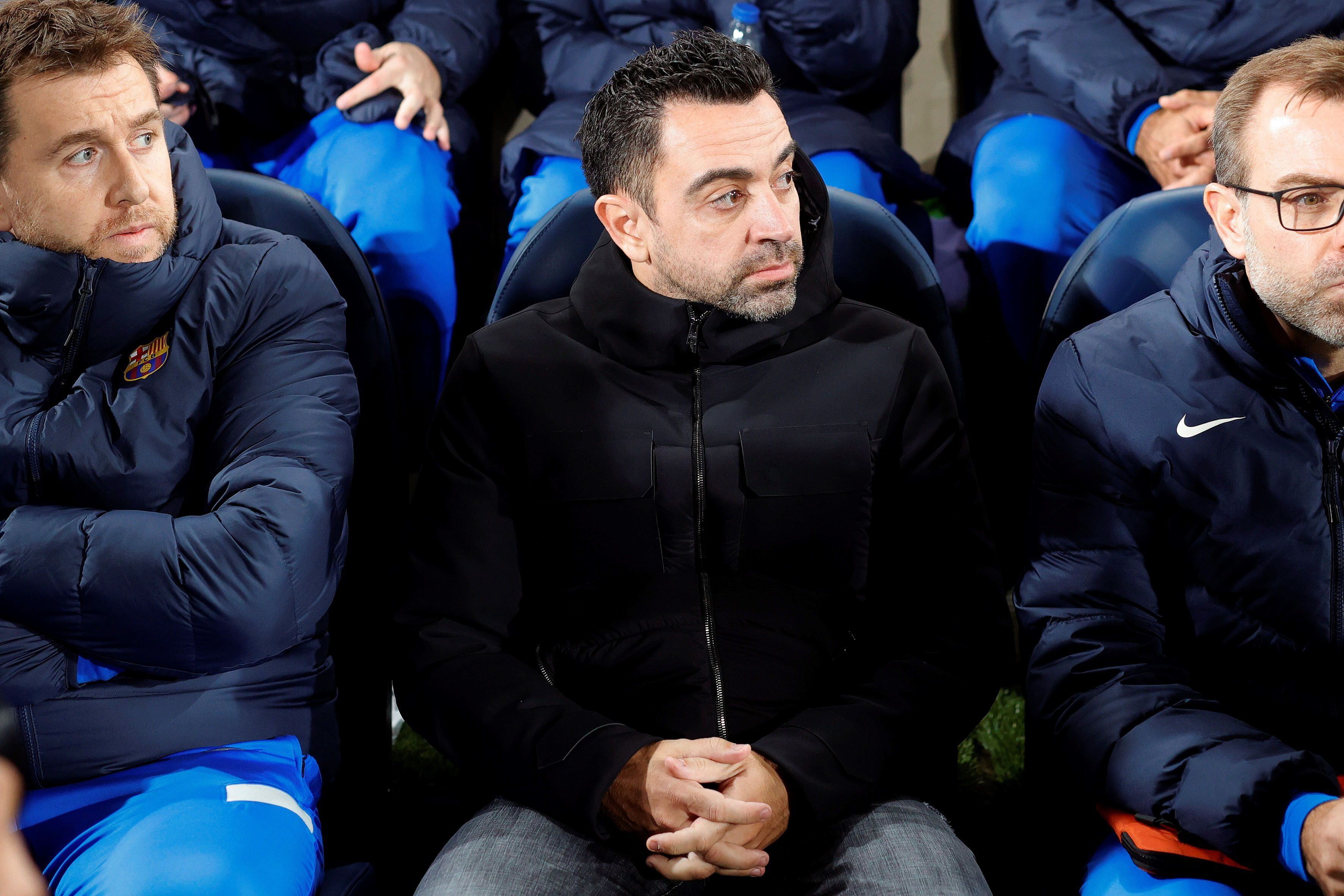 Xavi Hernández afirmó que es posible que el Barcelona haya ganado en Villarreal el partido en el que menos ha merecido la victoria, aunque la calificó de "tremenda" por haberla obtenido en un campo "muy complicado" y destacó el valor del trabajo de los futbolistas. EFE/ Domenech Castello