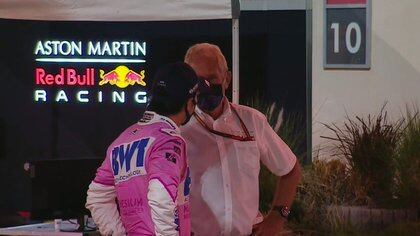 Checo y Marko hablando en el paddock de Sahkir (Foto: Twitter / LaTertuliaPE)