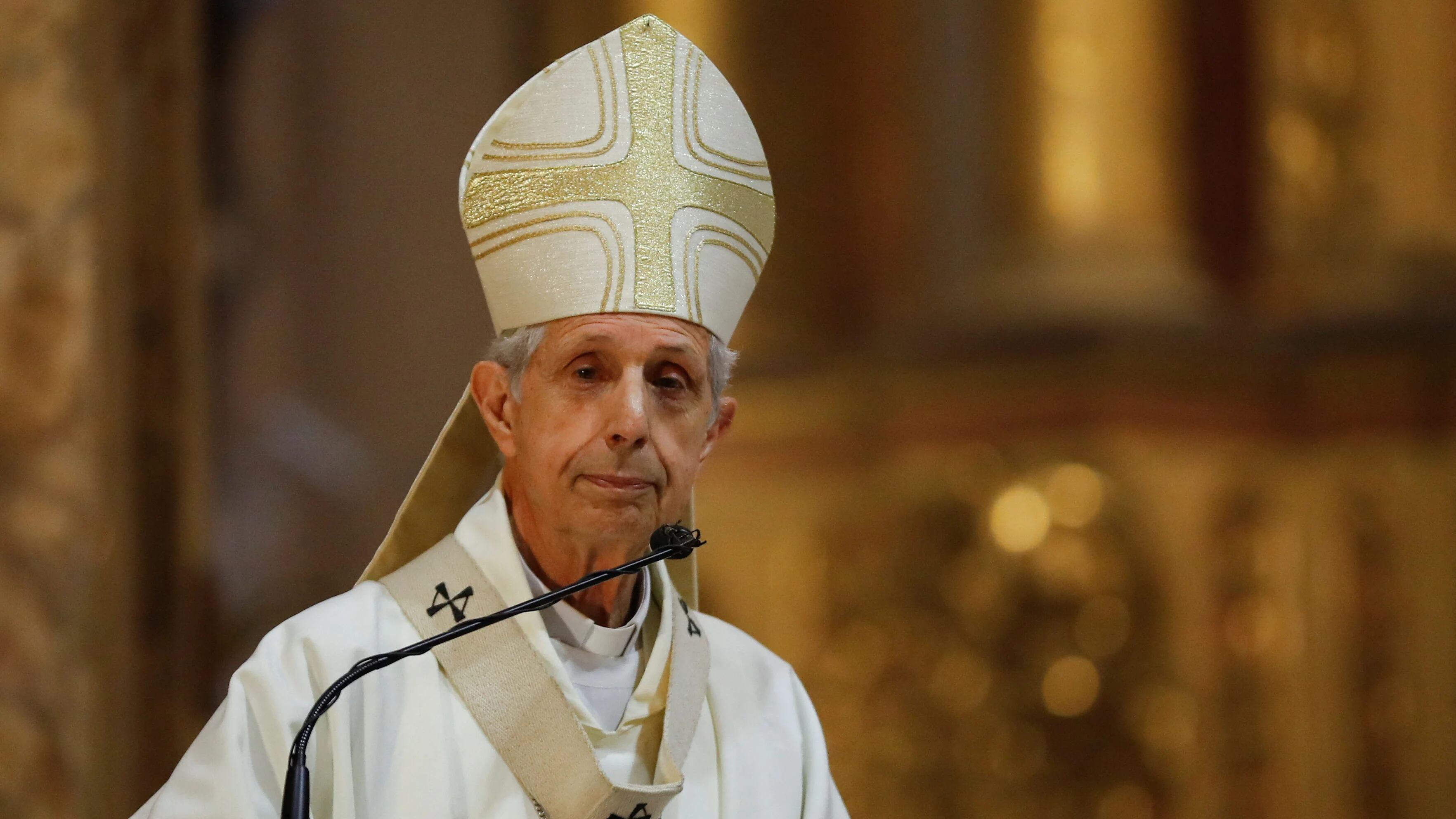 En la vigilia pascual, el cardenal Poli llamó a “vivir con un corazón puro”