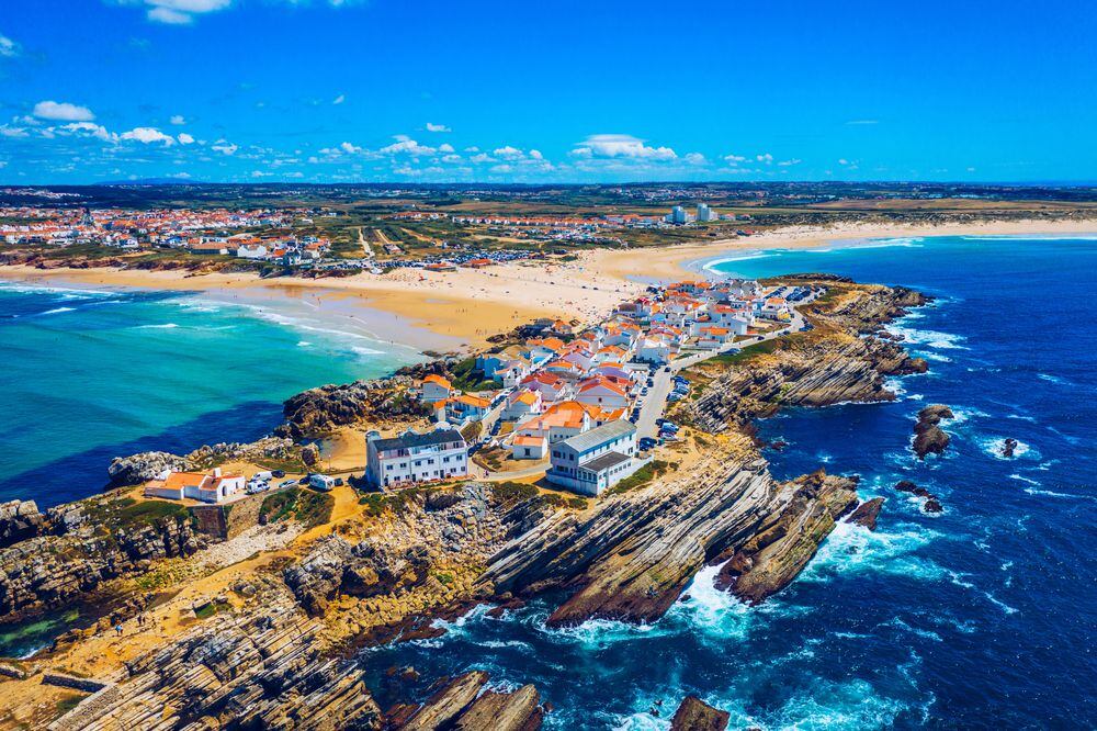 El pueblo portugués, que es el mejor de Europa para disfrutar de la playa estas vacaciones, según la prensa británica