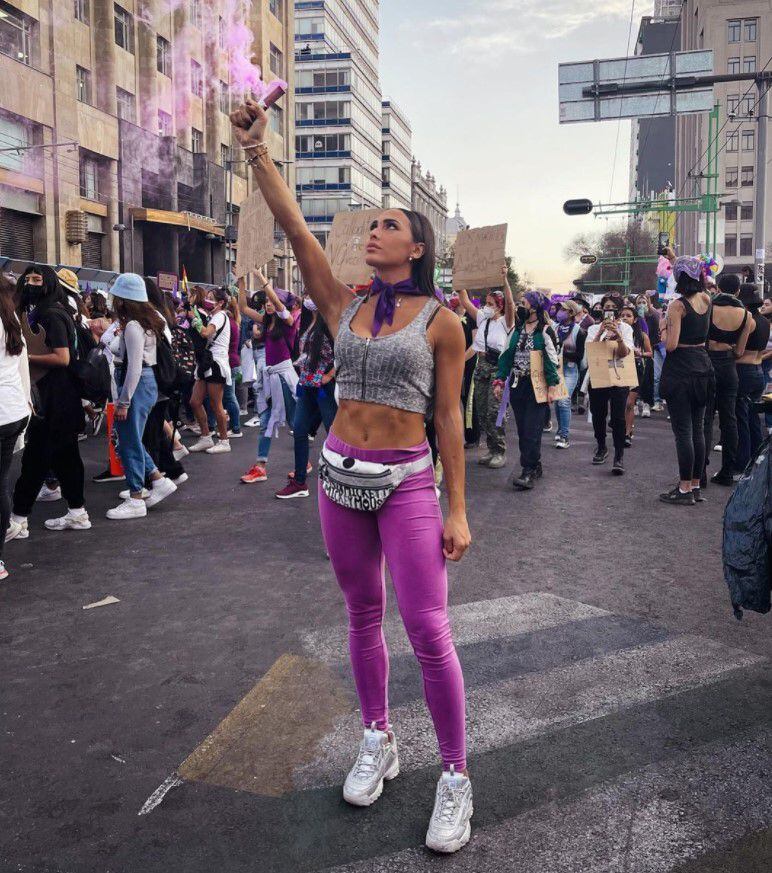 Macky González joined the 8M march (Photo: Instagram/ @macky .mx)