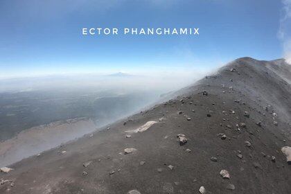 Luego de camninar por ocho horas llegó a la corona del volcán (Foto: Facebook@Éctor Phanghamix)