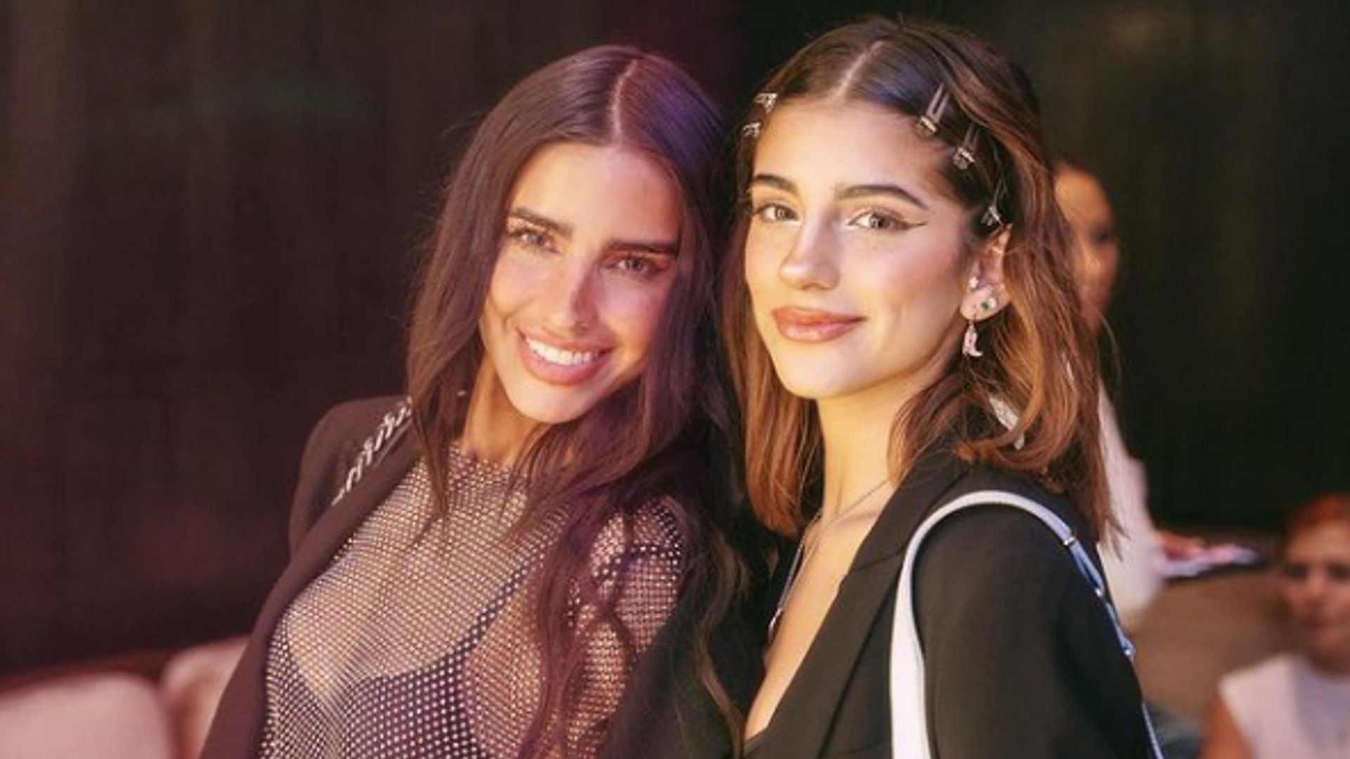 Madre e hija enternecieron las redes sociales, pero los usuarios no cayeron ante tanta melosidad. (Instagram)