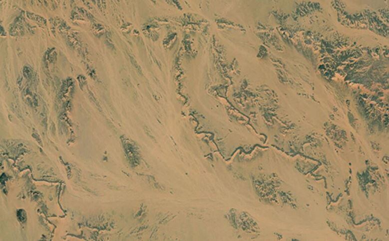 26-10-2021 Una imagen de satélite muestra las morfologías de ríos fósiles en el sur de Egipto. Este estudio muestra que estos ríos estuvieron intensamente activos durante el período húmedo africano.POLITICA INVESTIGACIÓN Y TECNOLOGÍAESRI WORLD IMAGERY