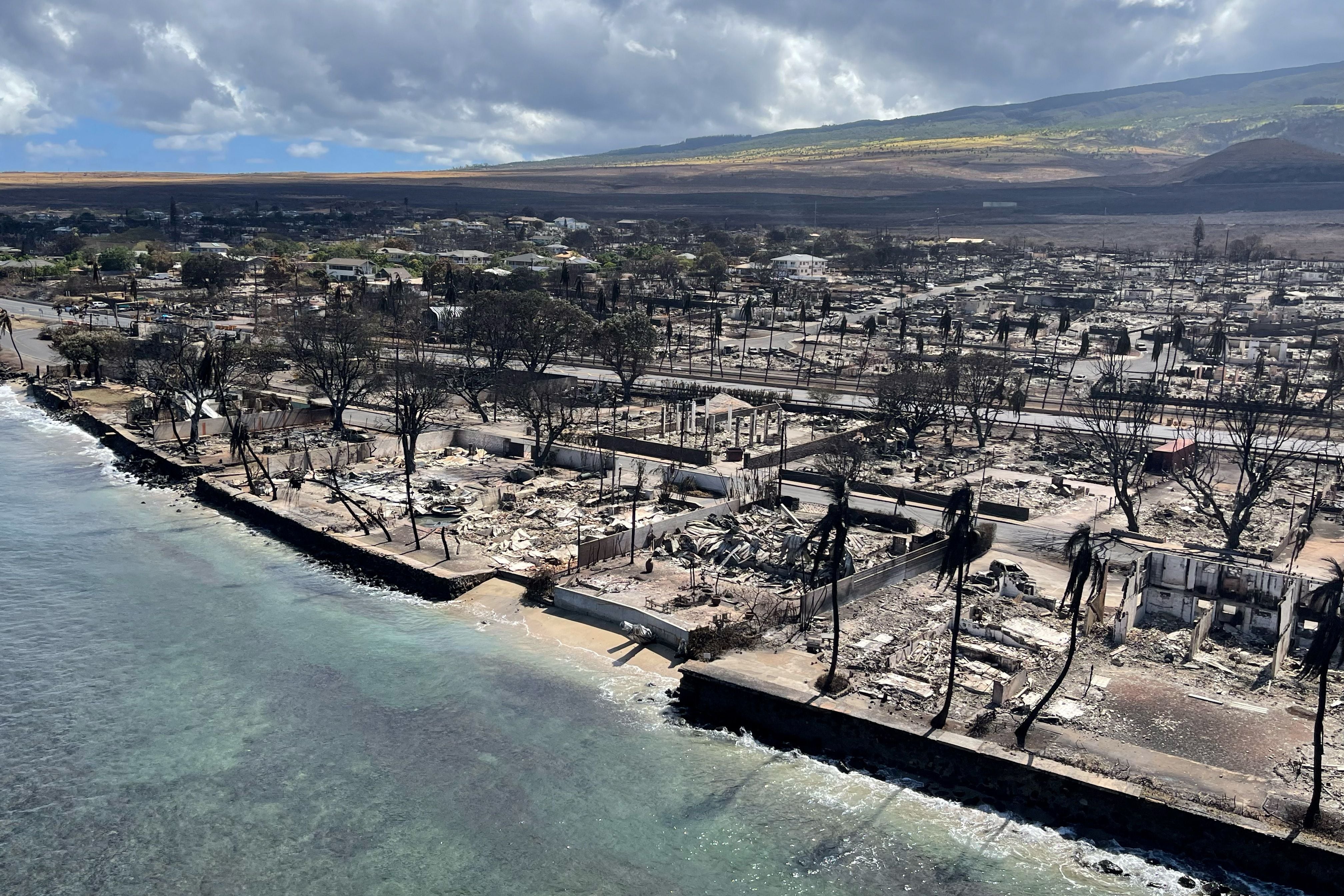 Tragedia en Hawaii: ascendió a 89 la cifra de muertos por los devastadores incendios forestales. (REUTERS)