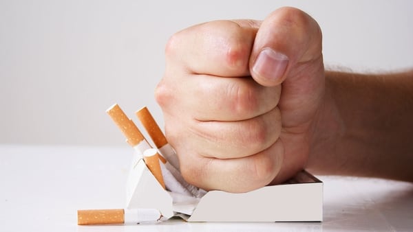Dejar de fumar, a cualquier edad, disminuye muy rápidamente el riesgo de enfermedad cardiovascular (Getty Images)
