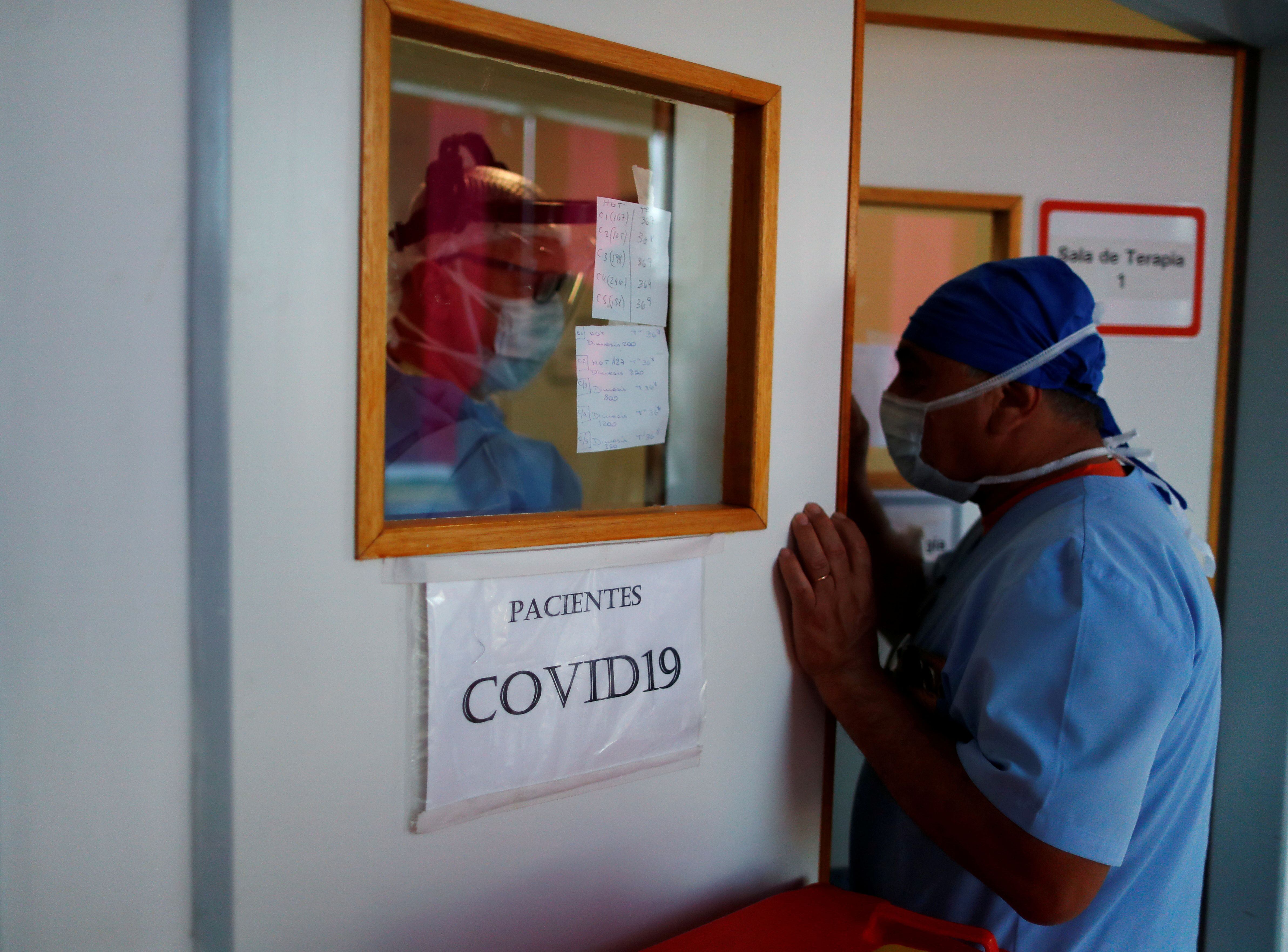 Argentina está entre los primeros países con mayor cantidad de infectados y muertos por COVID-19 -  REUTERS/Agustin Marcarian