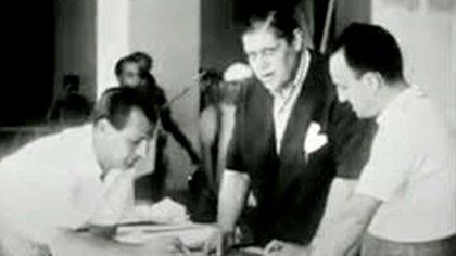 Enrique Telémaco Susini, trabajando en los preparativos para el Festival de Cine de Mar del Plata de 1948