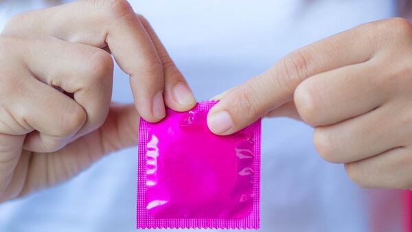 La comunidad científica reforzó la eficacia del uso del preservativo en la prevención de enfermedades de transmisión sexual (Getty Images)